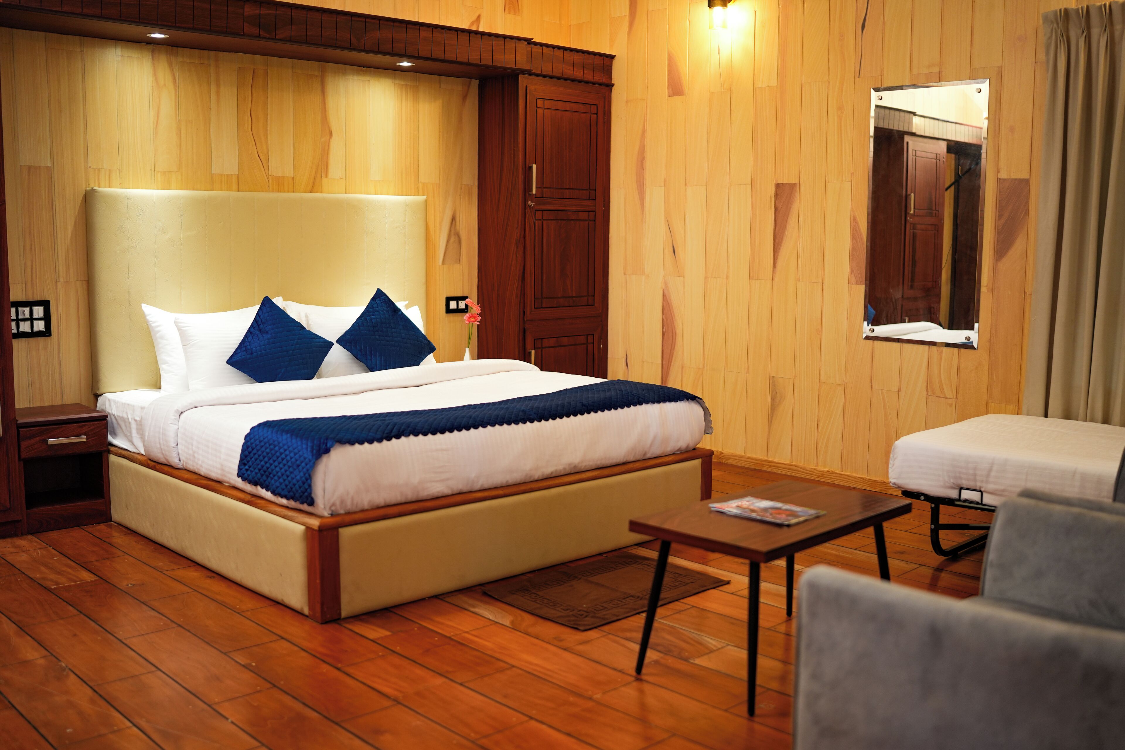 슈피리어 싱글룸, 발코니, 산 전망 | 무료 미니바, 책상, 방음 설비, 무료 WiFi