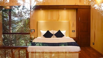 Minibar con artículos gratuitos, escritorio y sistema de insonorización