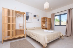 6 bedrooms