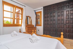 3 slaapkamers, een strijkplank/strijkijzer