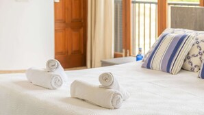 4 bedrooms, iron/ironing board
