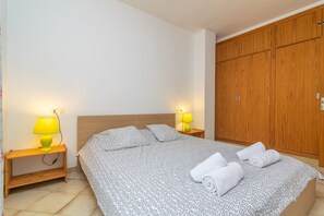 3 bedrooms, iron/ironing board