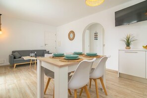 Dining - Ona 2 - Apartment In Cala D'or. Free Wifi (, Illes Balears)