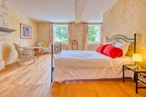6 Schlafzimmer, Bügeleisen/Bügelbrett, WLAN, Bettwäsche