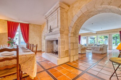 Old house with pool in the heart of Périgord