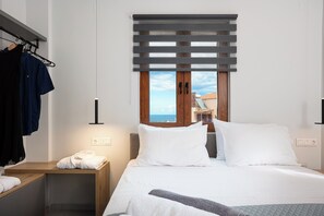 4 bedrooms, in-room safe, desk, iron/ironing board