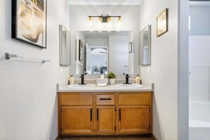 Regadera y secadora de cabello 