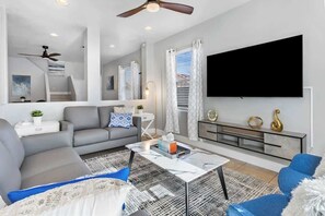 Téléviseur, bureau