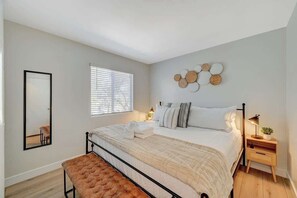 5 slaapkamers, reisbedje, wifi, beddengoed