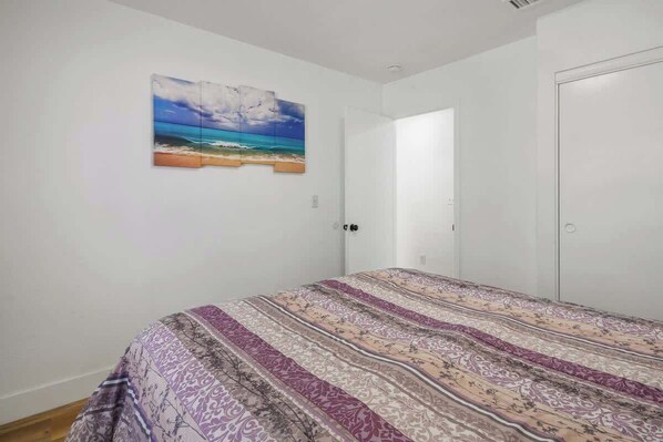 4 bedrooms, travel cot, WiFi, bed sheets