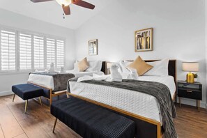 5 habitaciones, tabla de planchar con plancha, cuna de viaje y wifi 