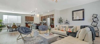 Brand New Modern & Luxe 5BR House Minutes to Strip