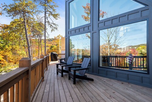 Chic Alpine Lodge with 5BR + Views to Remember