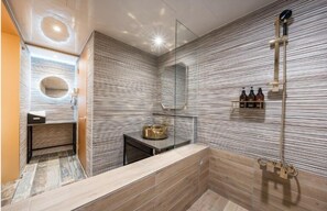D - Luxury Suite, 2 Queen Beds, Balcony, City View | Bathroom | Hair dryer, towels, soap, shampoo