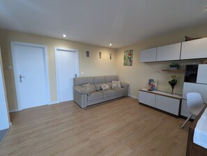 Living area - Aurrekoetxea 36 Vacation Rental Tala 10 (Bermeo)