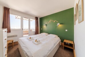 3 bedrooms, free WiFi, bed sheets