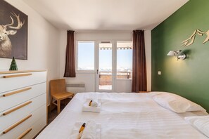 3 bedrooms, free WiFi, bed sheets