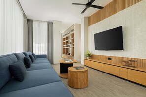 Biệt thự dành cho gia đình, 6 phòng ngủ, quang cảnh hồ bơi | 6 phòng ngủ, bàn, truy cập Internet không dây miễn phí, bộ trải giường 