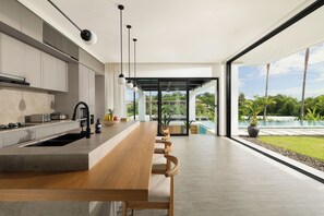 Villa Familiale, 6 chambres, vue piscine | Cuisine privée