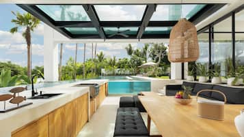 Family Villa, 6 Bedrooms, Pool View | Breakfast area | Free daily continental breakfast