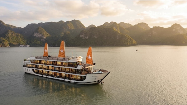 Majesty Prime Cruise - Quảng Yên