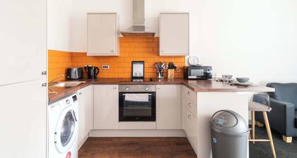 Bright & Modern 1 Bed Flat in Central Blackburn