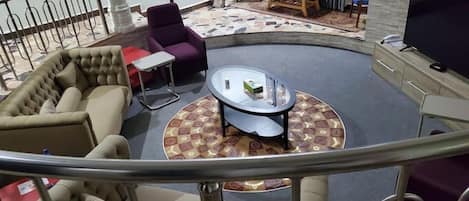 Coin salon dans le hall