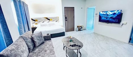 Junior Room, Kitchen | Free WiFi, bed sheets