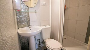Desk, laptop workspace, free WiFi - çarşı pansiyon (Amasra)
