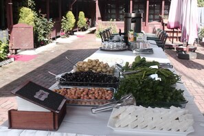 Petit déjeuner buffet compris tous les jours