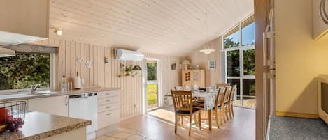 Fridge, microwave, dishwasher, cookware/dishes/utensils