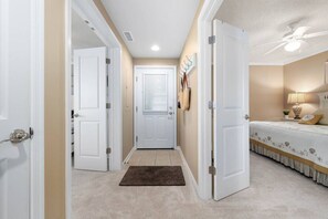 1 bedroom, desk, iron/ironing board, WiFi