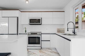 Fridge, microwave, stovetop, coffee/tea maker - Nice Pool & BBQ  w/ Mountain Views by Otium (Carolina)