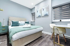 3 chambres, fer et planche à repasser, Wi-Fi, draps fournis