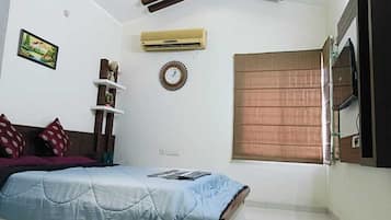 Luxury Double or Twin Room, Garden View | Desk, soundproofing, free WiFi, bed sheets