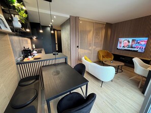 Dining - LUXURY APARTMENT WITH VIEW (Nogent-sur-Marne)