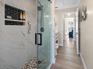 Shower, hair dryer, towels
