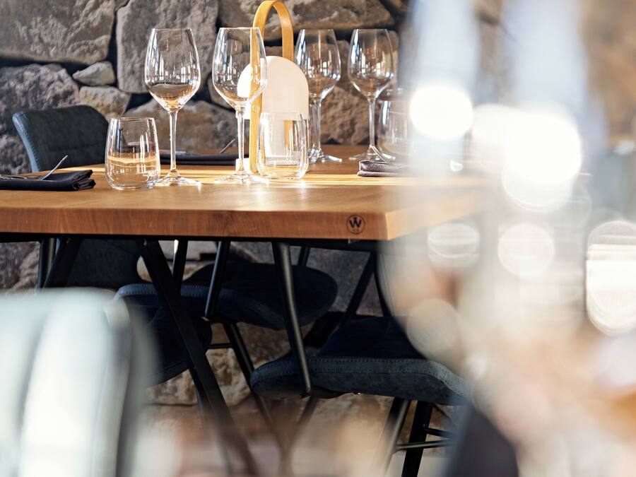 Breakfast, lunch and dinner served