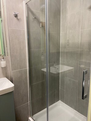 Apartment | Bathroom
