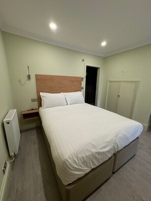 Apartment | 1 bedroom, free WiFi, bed sheets - Charming London Apartment With Garden Views (London)