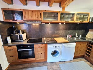 Kühlschrank, Mikrowelle, Geschirrspüler