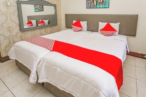 Deluxe Twin Room | Laptop workspace, free WiFi, bed sheets - Collection O Puncak Bogor Near Taman Safari Indonesia Formerly Hotel Andalus (Megamendung)