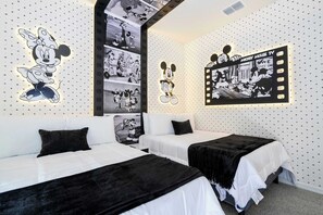 8 quartos, ferros/tábuas de passar roupa, Wi-Fi, roupa de cama