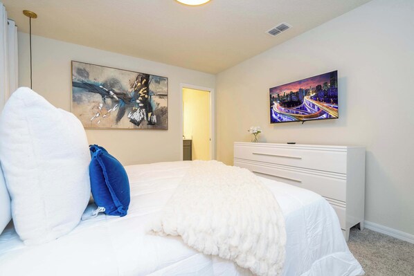 8 bedrooms, iron/ironing board, WiFi, bed sheets