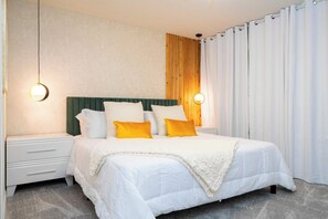 8 bedrooms, iron/ironing board, WiFi, bed sheets