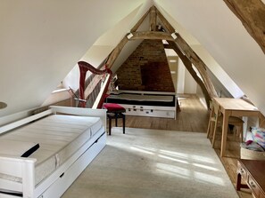 3 bedrooms, iron/ironing board, free WiFi