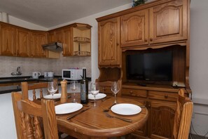 Dining - Las Floritas 28 - Two Bed (Playa de las Americas)