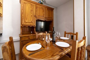 Dining - Las Floritas 28 - Two Bed (Playa de las Americas)