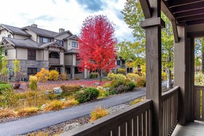 Property grounds - Scenic Mountain Escape with Premium Amenities (Whitefish)