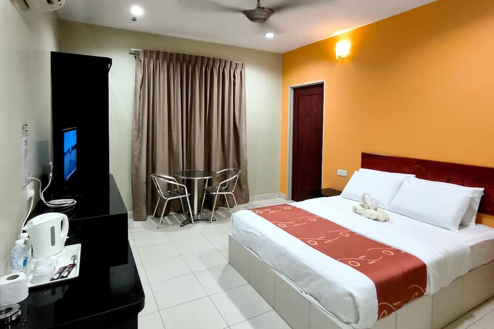Hotel O S Homestay Premium